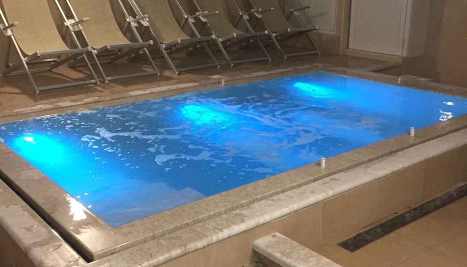 Piscina - Bristol Hotel