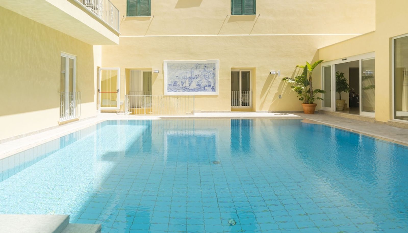 Piscina - Bristol Hotel