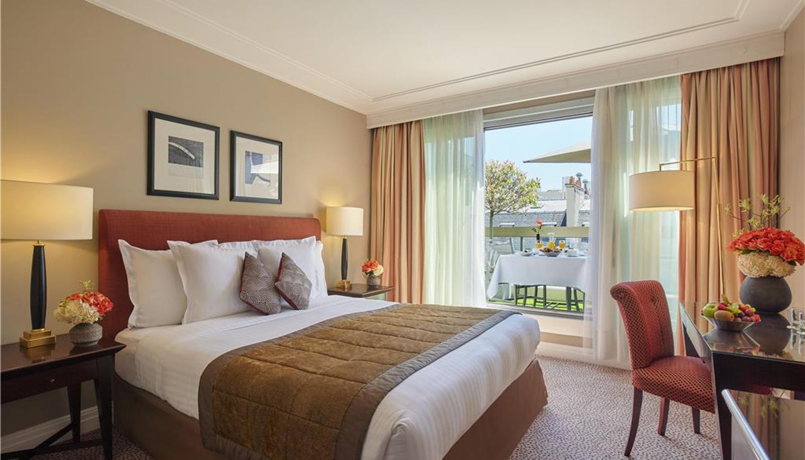 Room - Hotel Warwick Paris