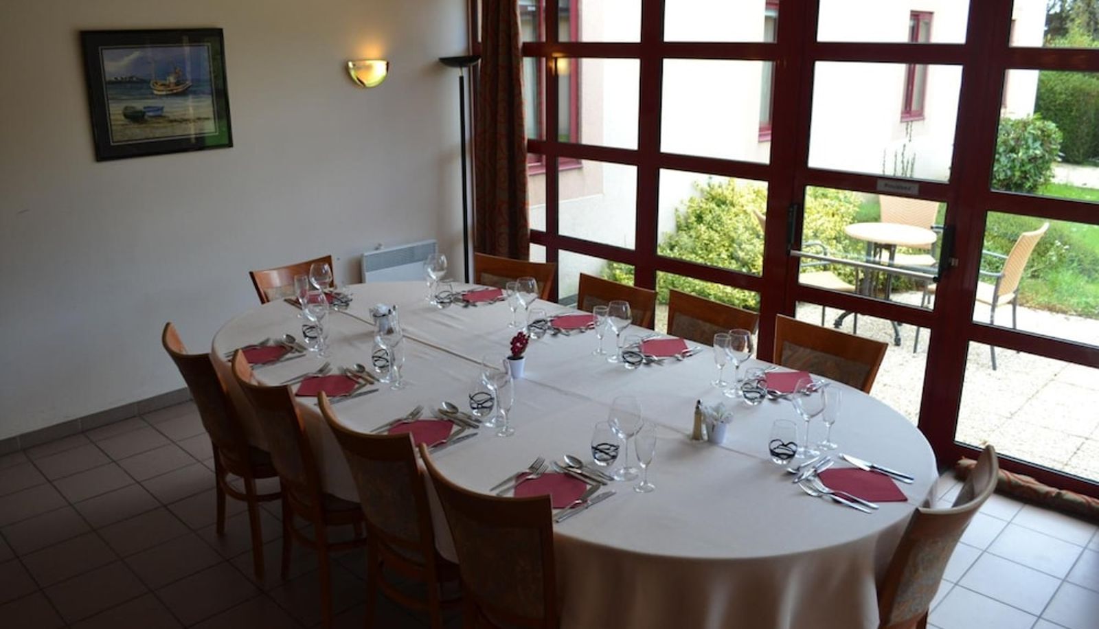 Restaurante - Logis Hôtel Restaurant Les Fontaines Logis