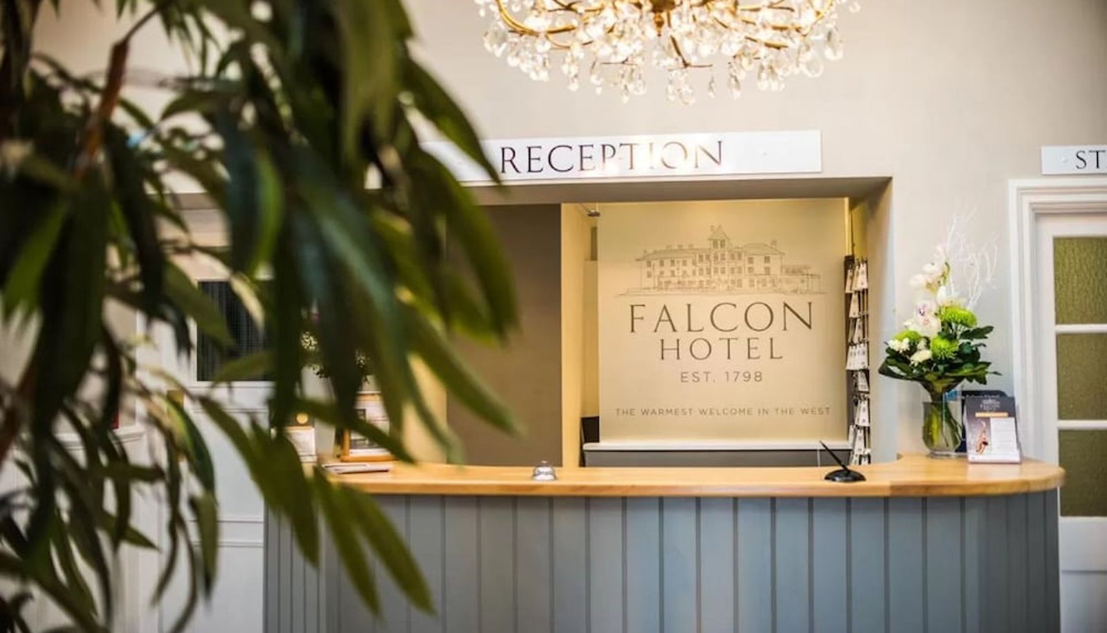 Recepción - The Falcon Hotel