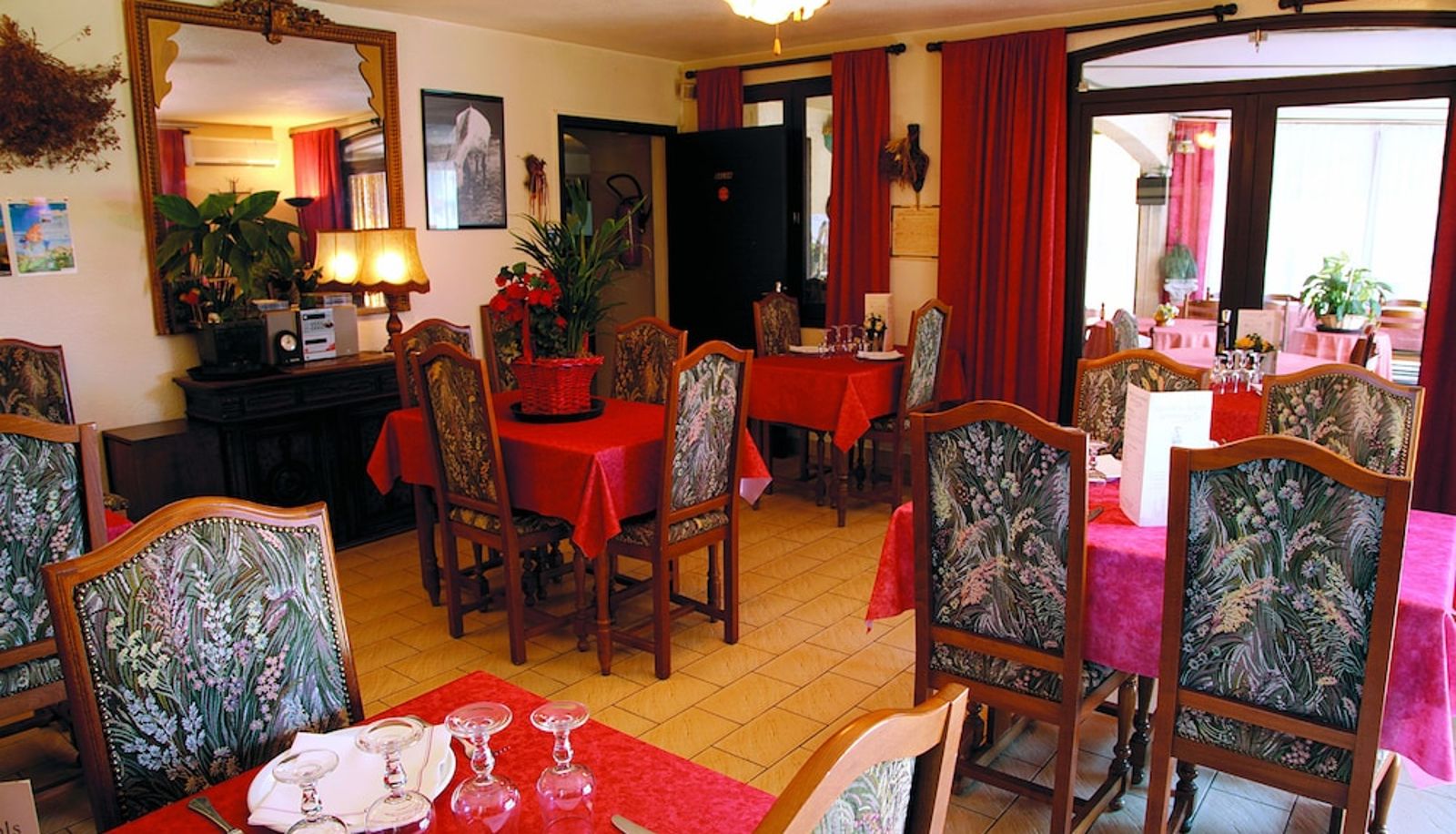 Ristorante - Longo Maï
