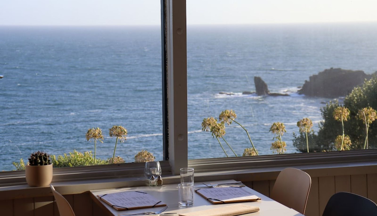Restaurant - Housel Bay Hotel