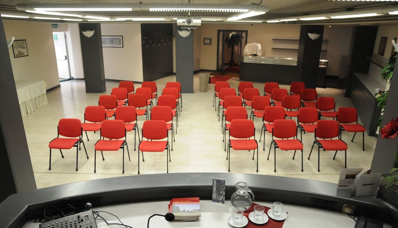 Sala de reuniones - Del Riale