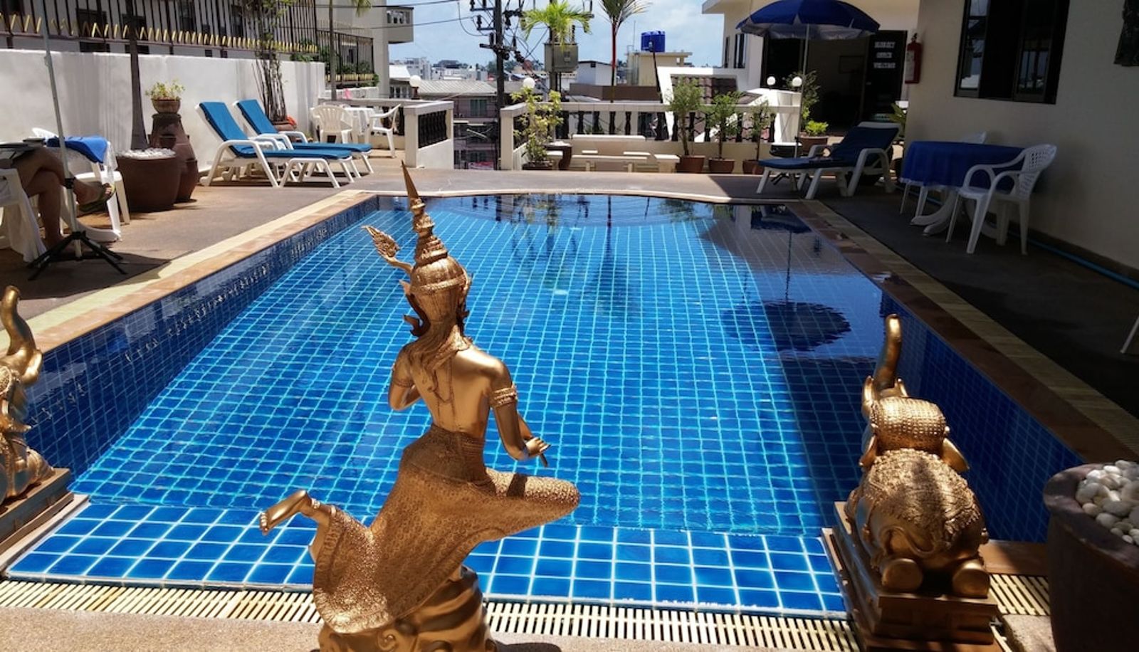 Zwembad - Blue Sky Residence