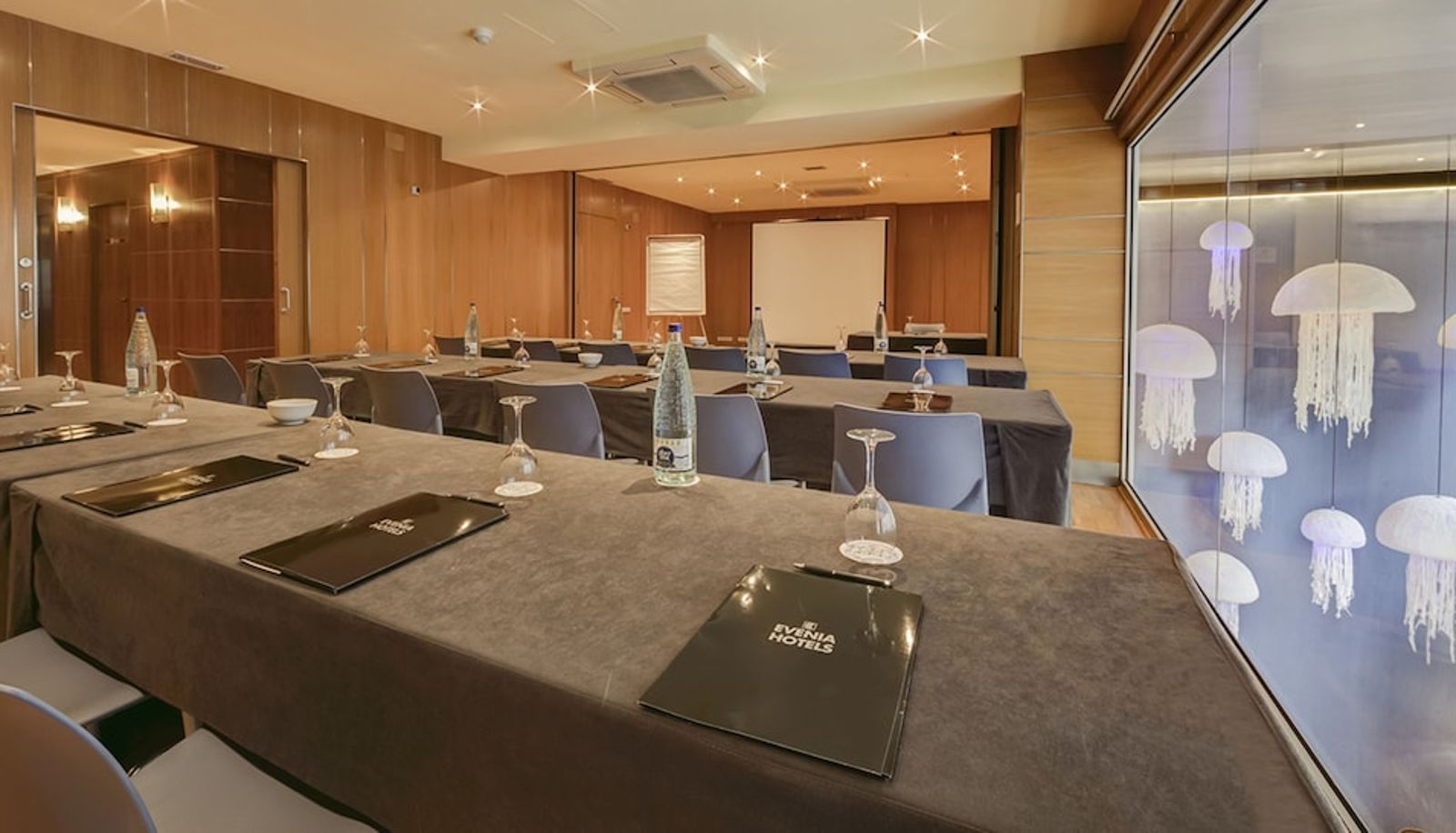 Meetingzimmer - Evenia Rossello