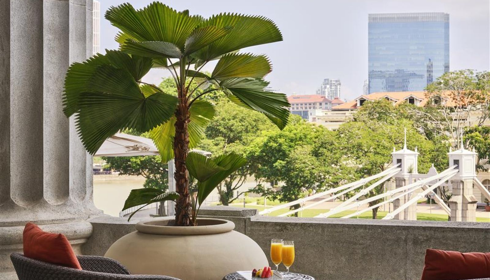 Camera - The Fullerton Hotel Singapore