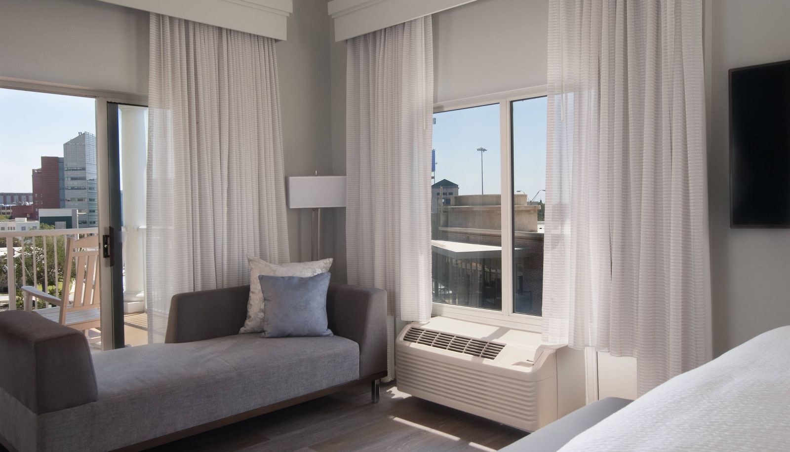 Kamer - Courtyard by Marriott Charleston Waterfront