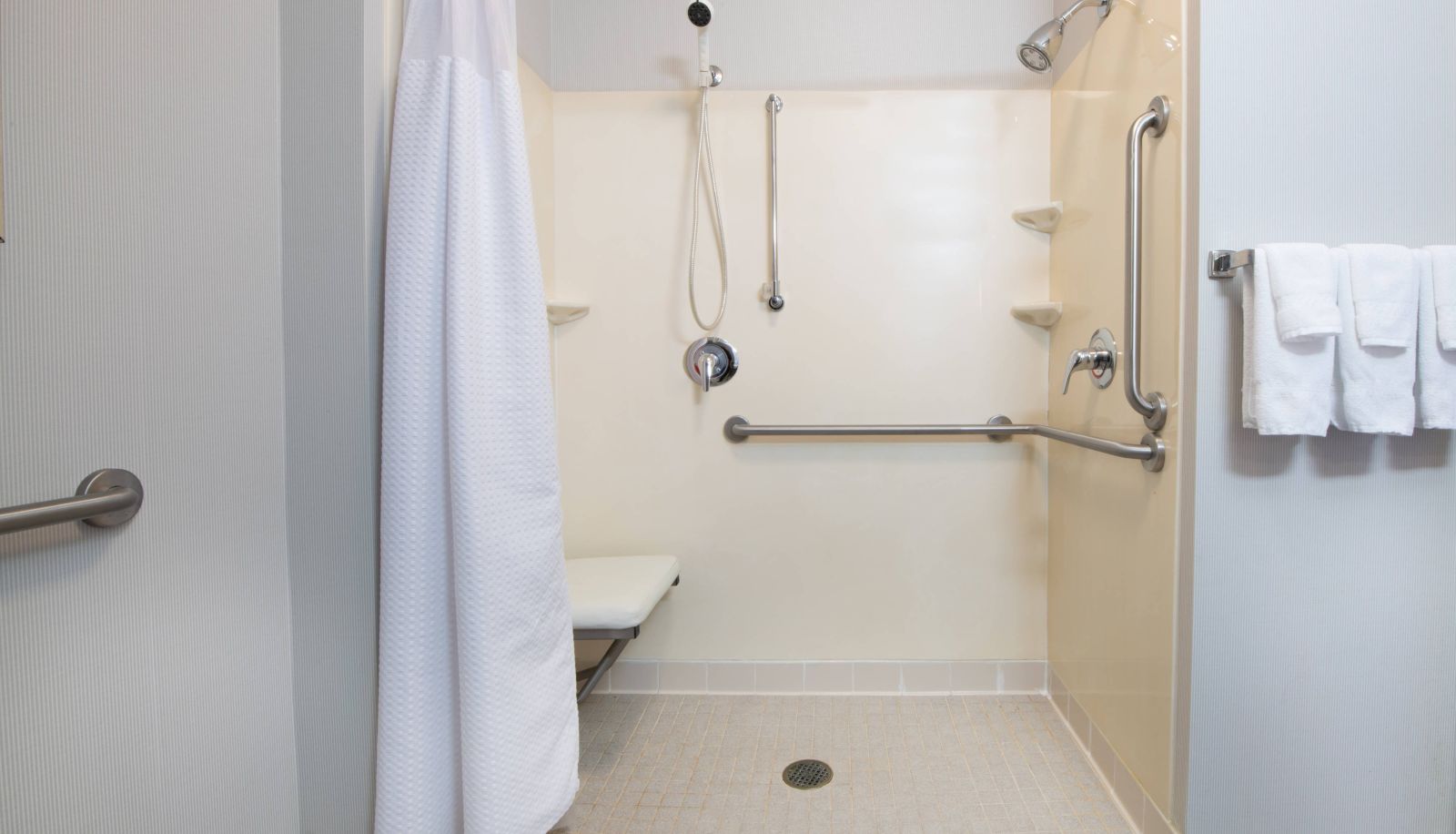 Zimmer - Courtyard by Marriott Newark Silicon Valley