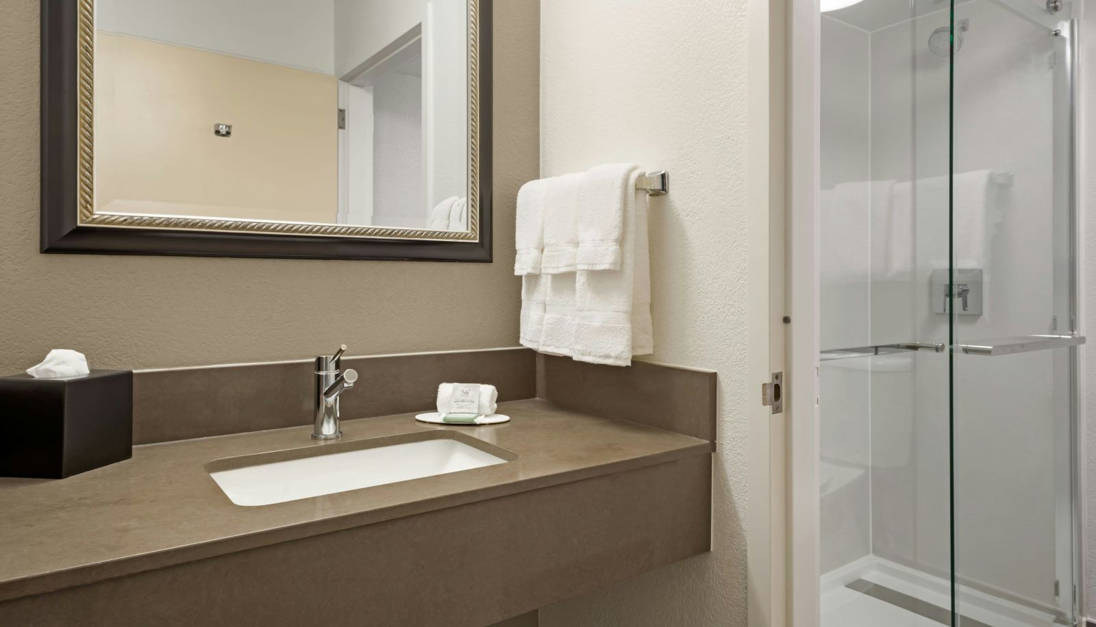 Camera - Courtyard by Marriott Anaheim Buena Park
