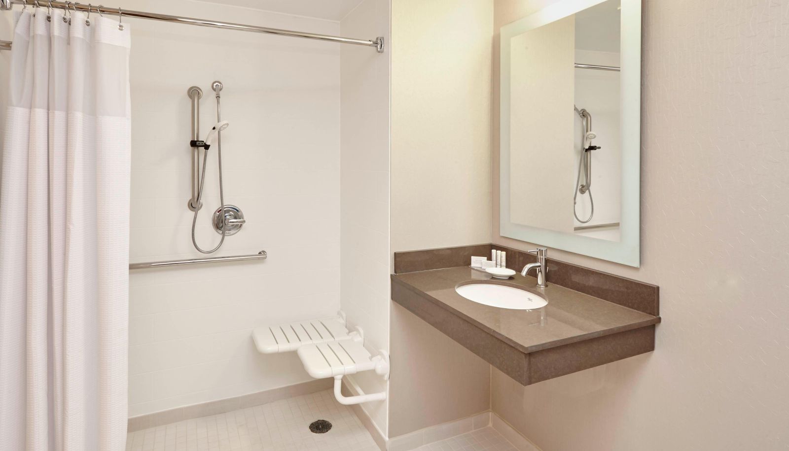 Zimmer - SpringHill Suites by Marriott Chicago Schaumburg Woodfield Mall