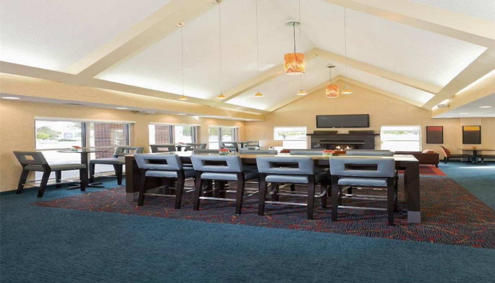 Bar - MainStay Suites Appleton Airport - Fox River Mall Area