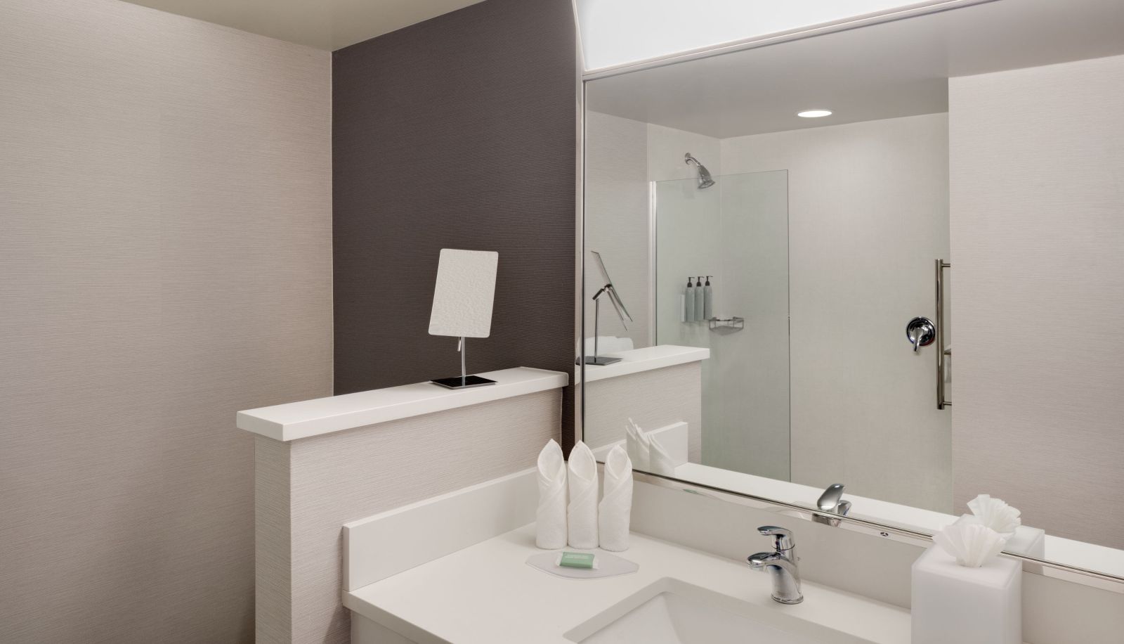 Room - Courtyard by Marriott Stamford Downtown