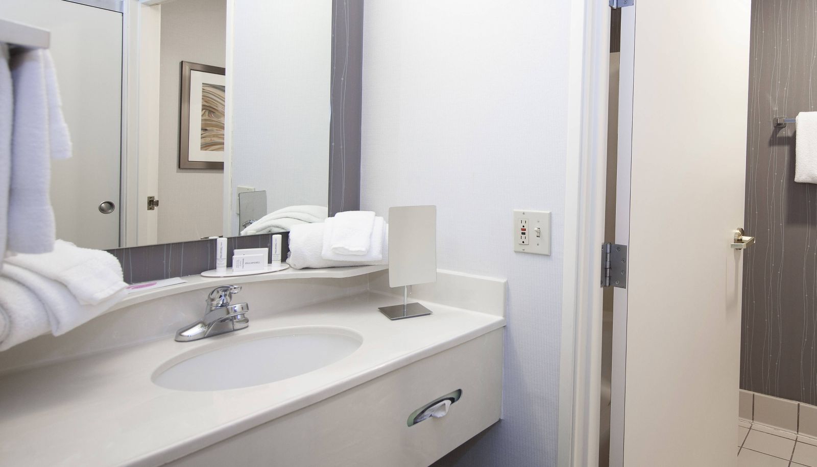 Camera - Courtyard by Marriott Valdosta