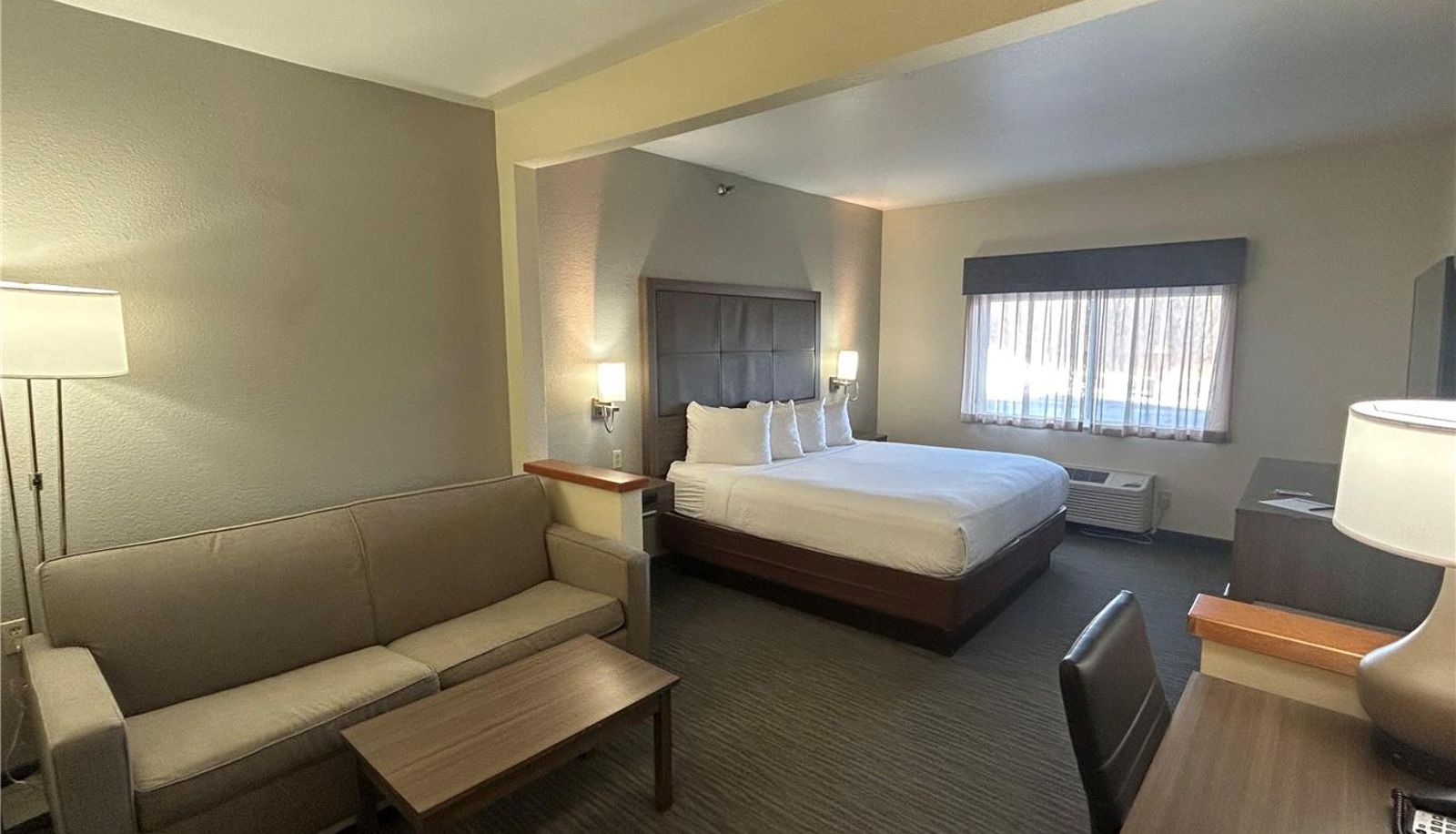 Room - Best Western Plus Paper Valley Hotel
