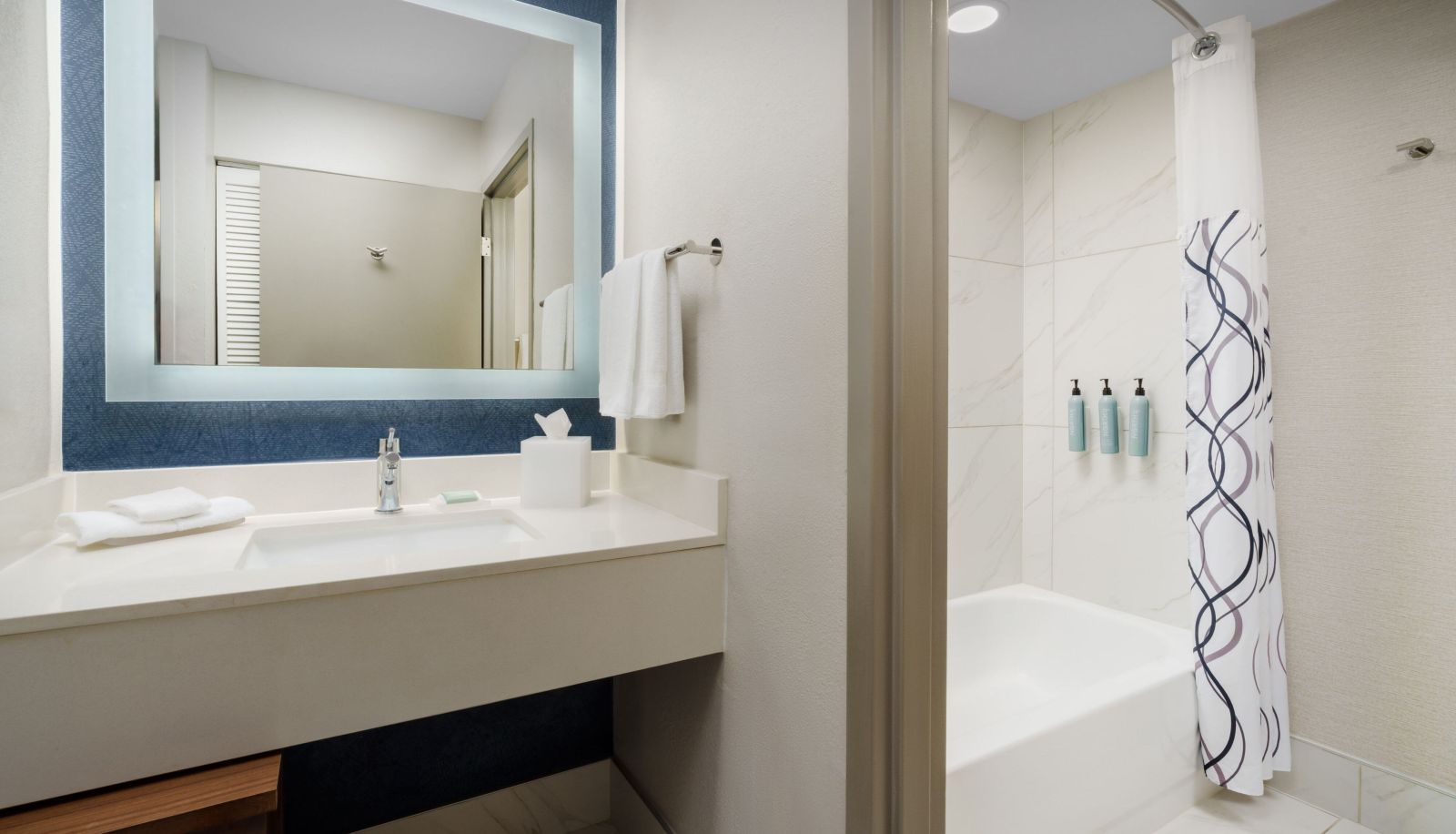 Zimmer - Courtyard by Marriott Orlando Lake Buena Vista at Vista Centre