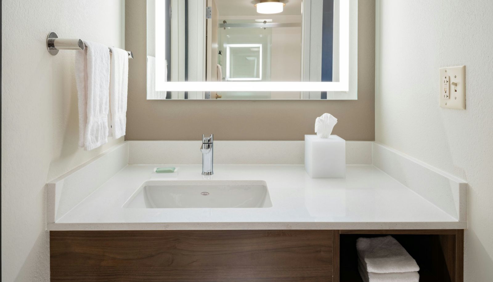 Zimmer - SpringHill Suites by Marriott State College