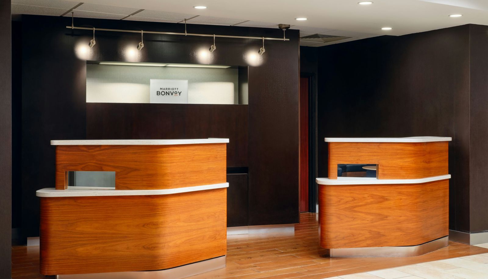 Hall - Courtyard by Marriott Baton Rouge South