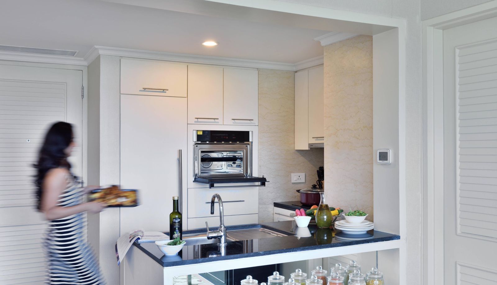 Kamer - Lakeside Chalet Mumbai Marriott Executive Apartments