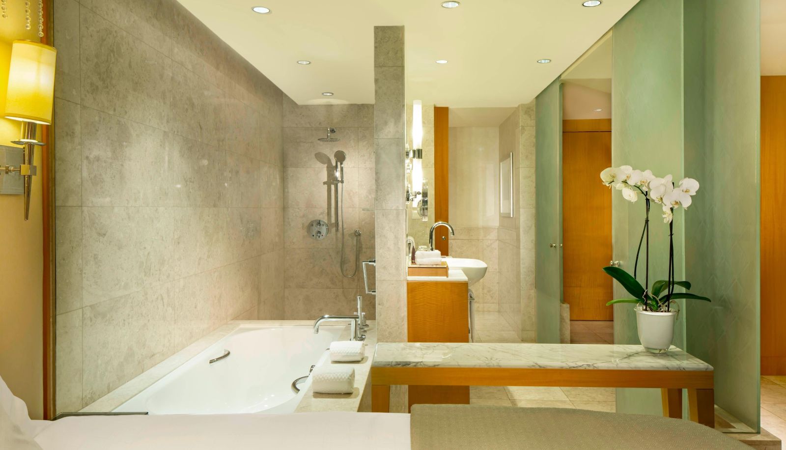 Zimmer - The Ritz-Carlton Dubai International Financial Centre