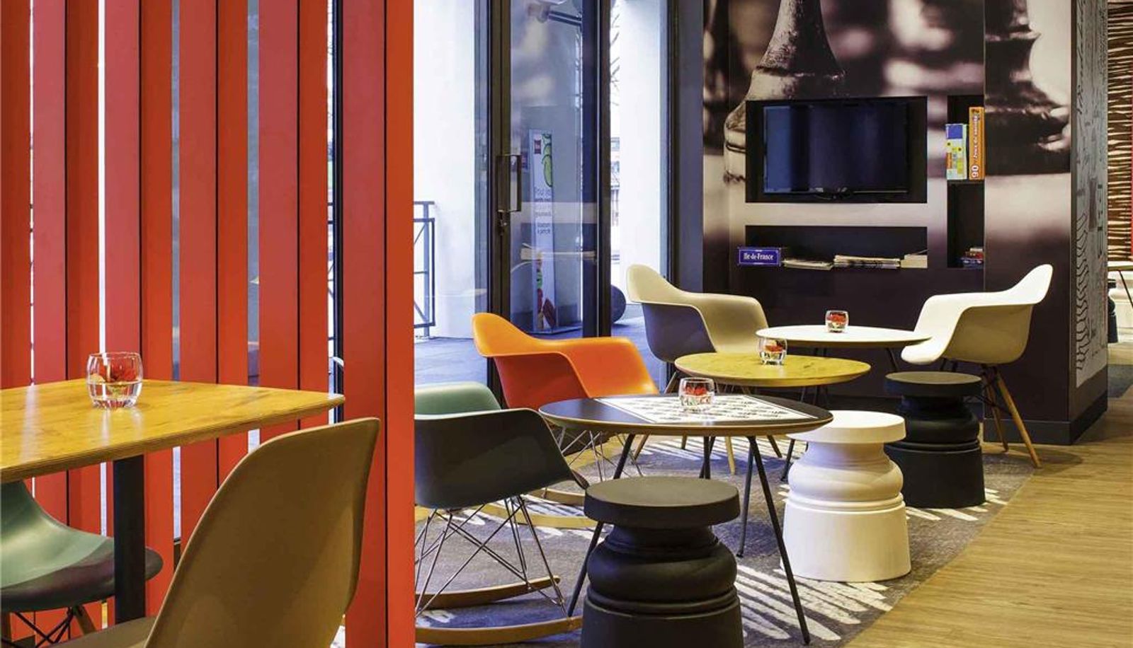 Bar - ibis Versailles Château