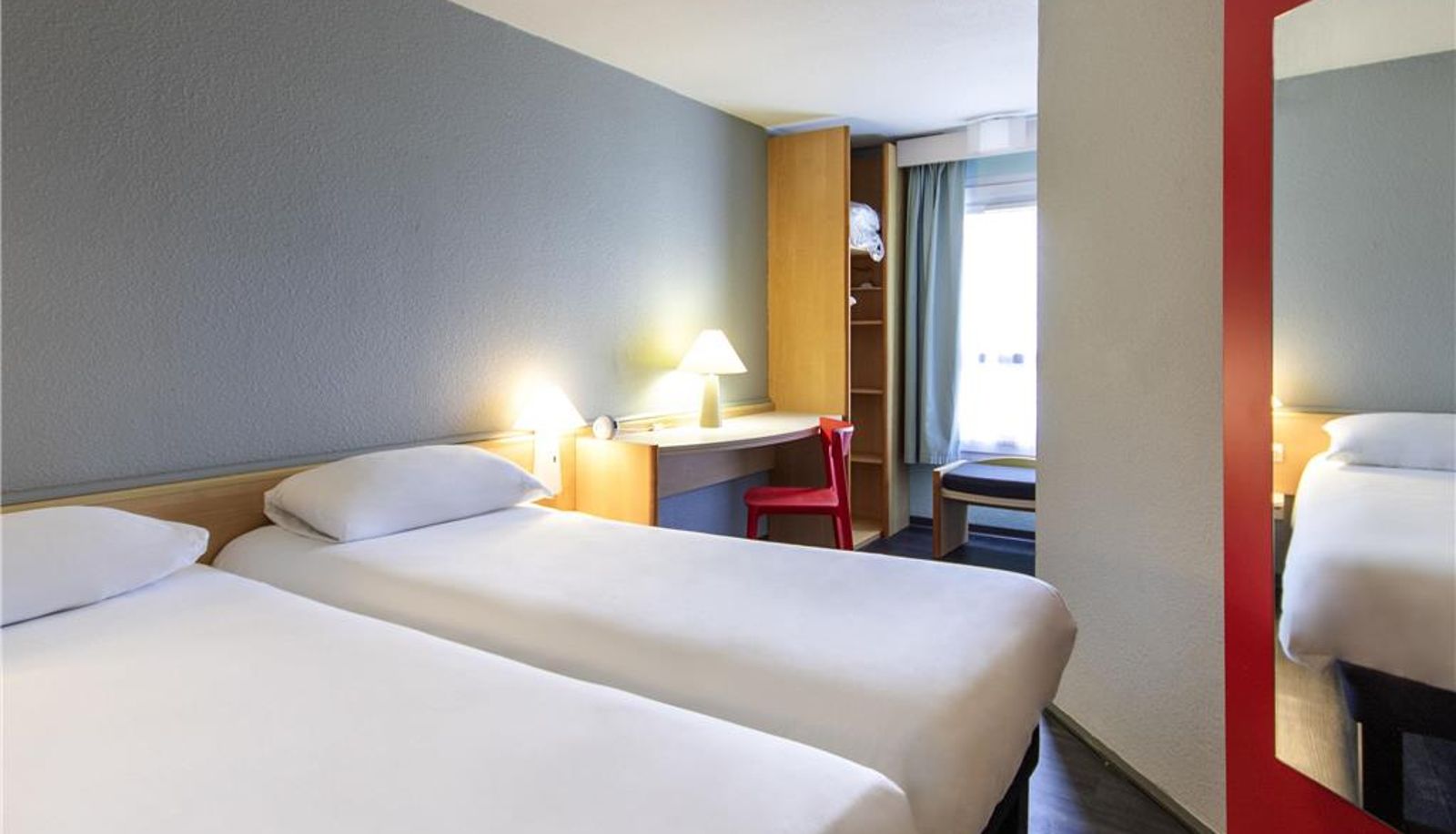 Room - ibis Rochefort