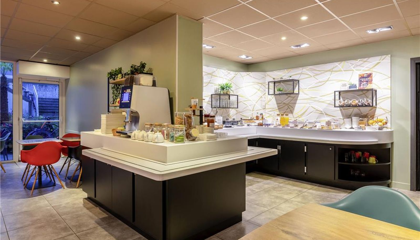 Restaurant - ibis La Rochelle Centre Historique