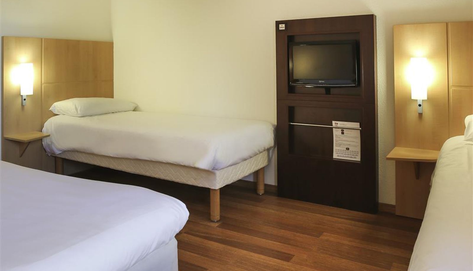 Chambre - ibis Bourg Jasseron Teyssonge