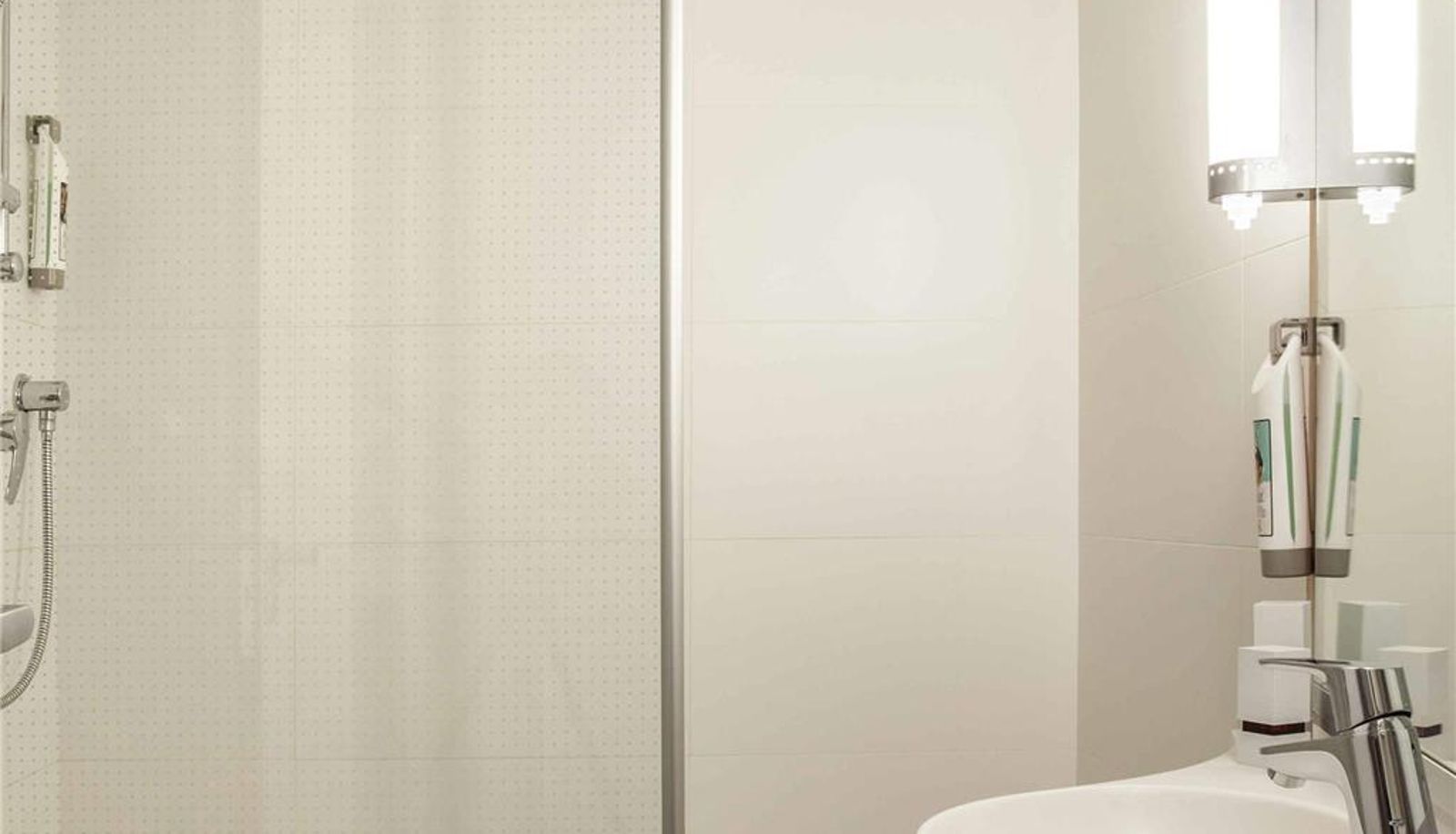 Kamer - ibis Barcelona Cornella