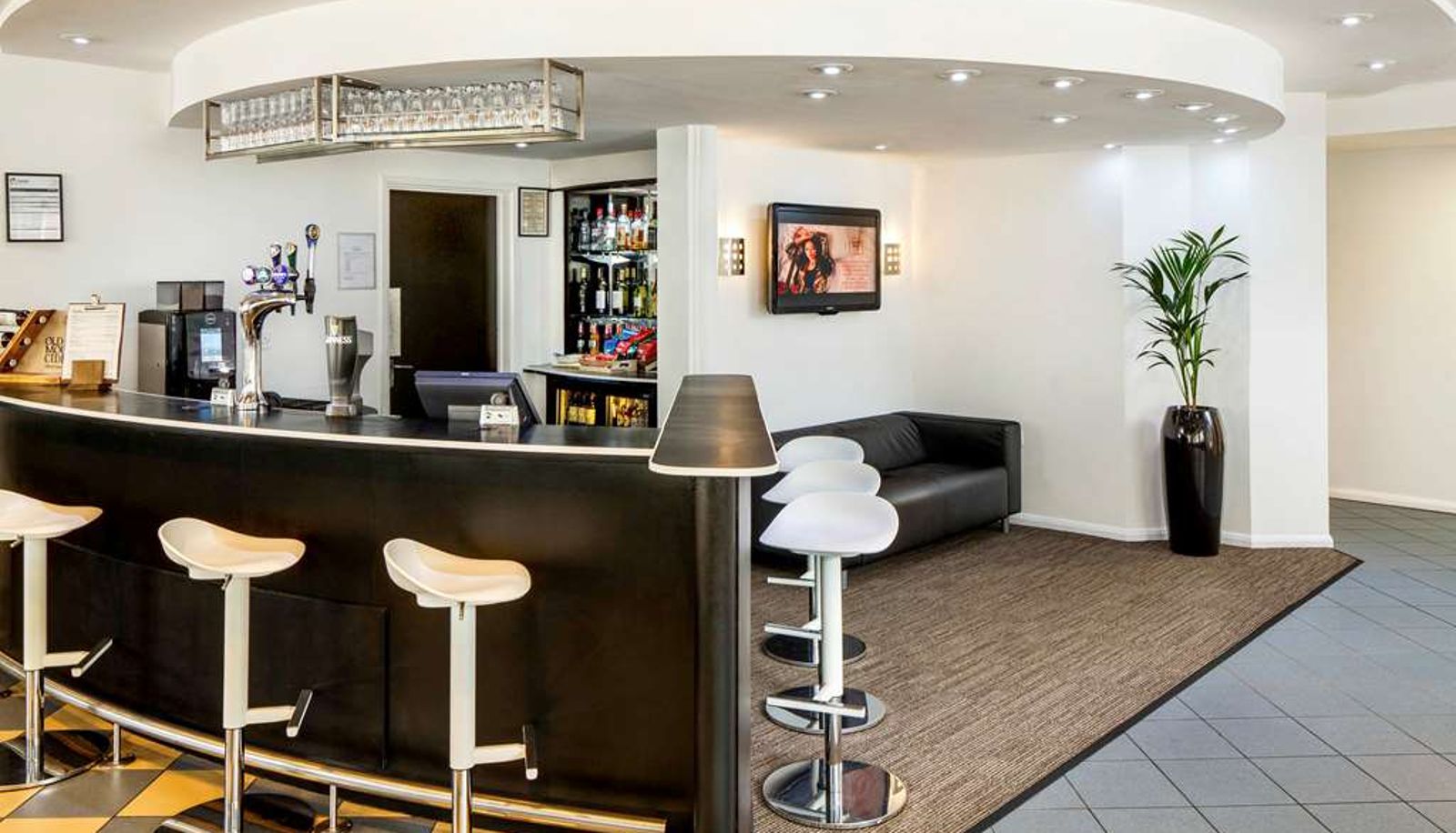 Bar - ibis Preston North