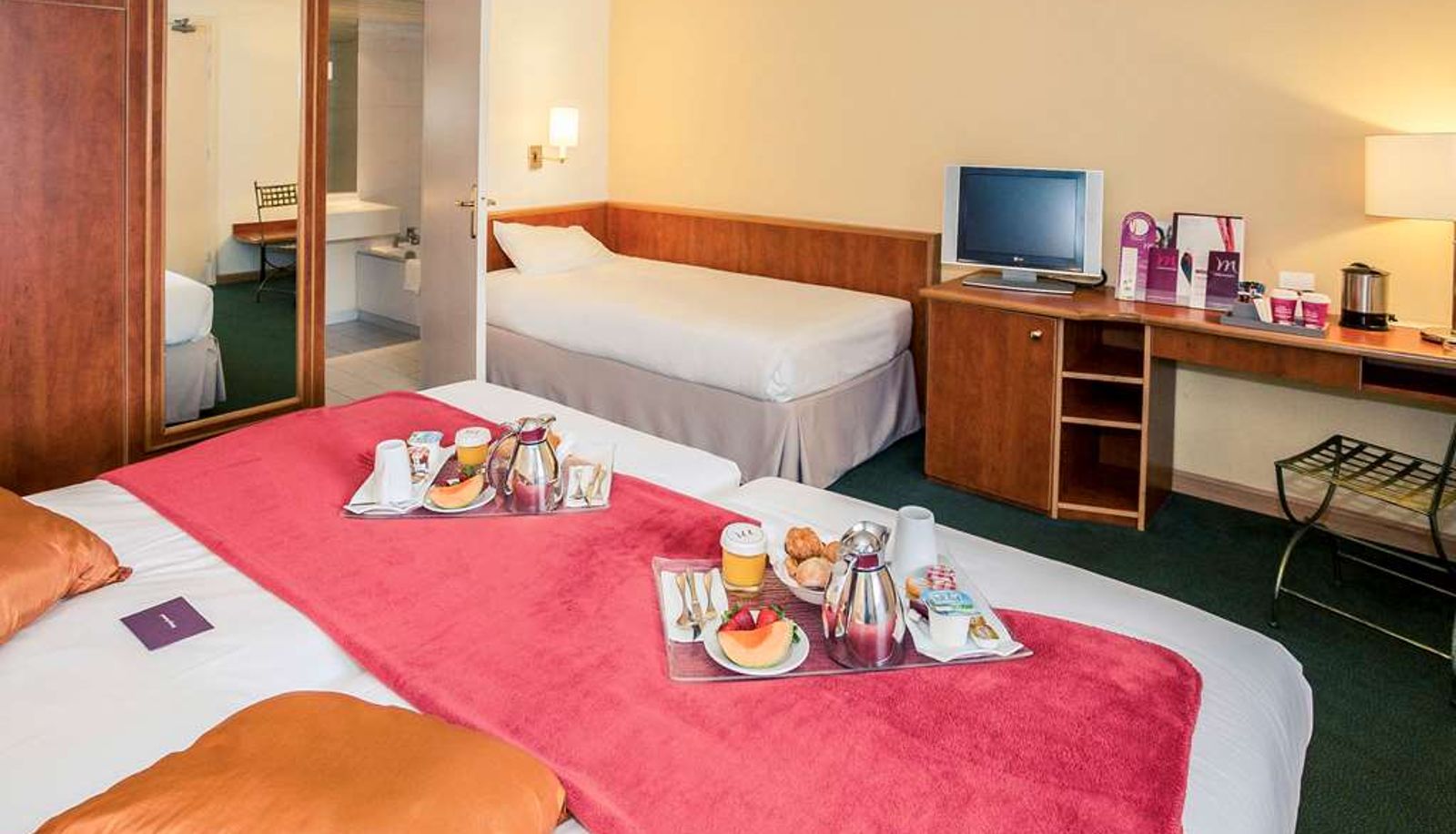 Room - Hôtel Mercure Cannes Mandelieu