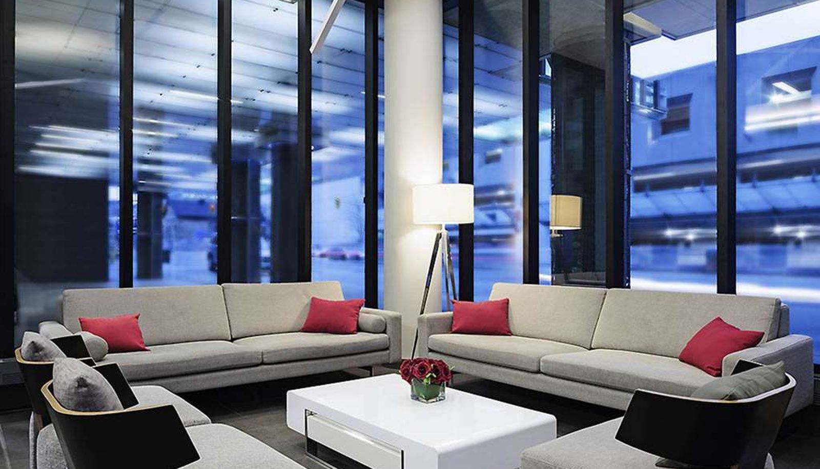 Hall - DoubleTree by Hilton Ottawa Downtown