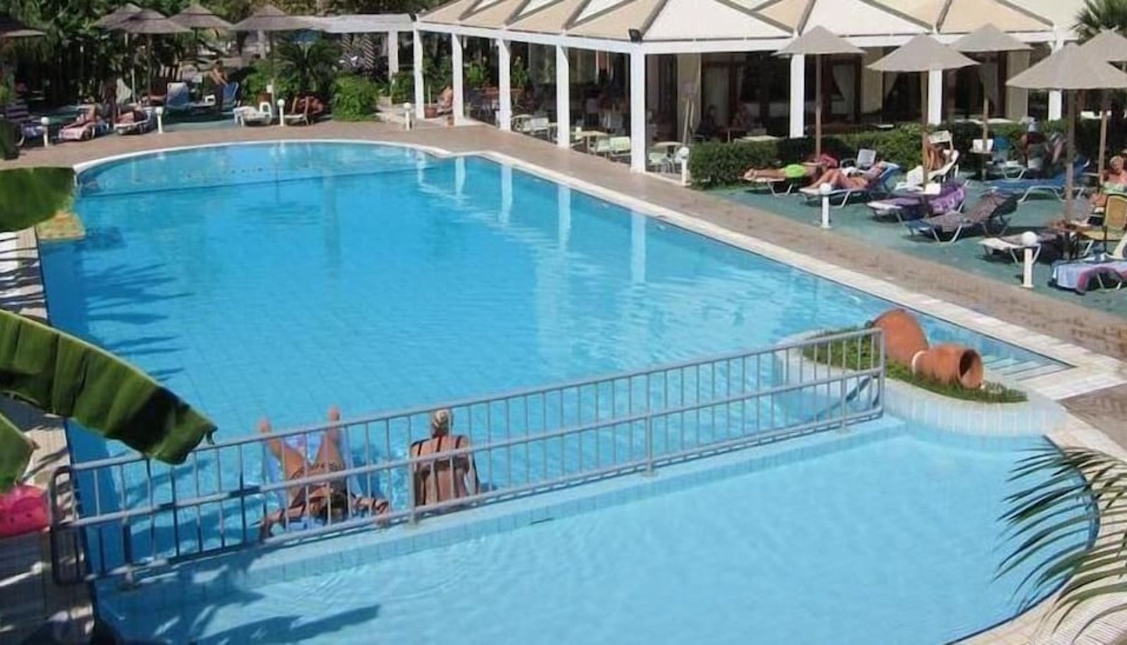 Zwembad - Hotel Yiorgos