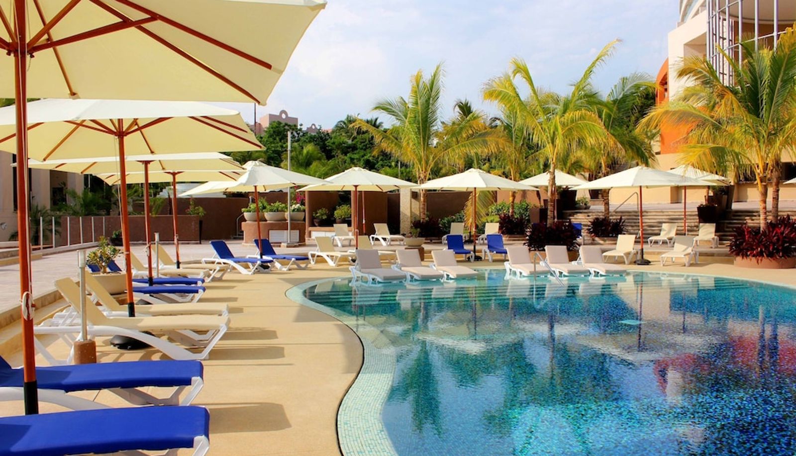 Zwembad - Hotel Azul Ixtapa Grand Resort Spa and Convention Center