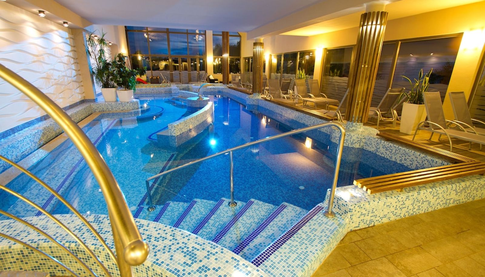 Piscina - Piknik Wellness Hotel