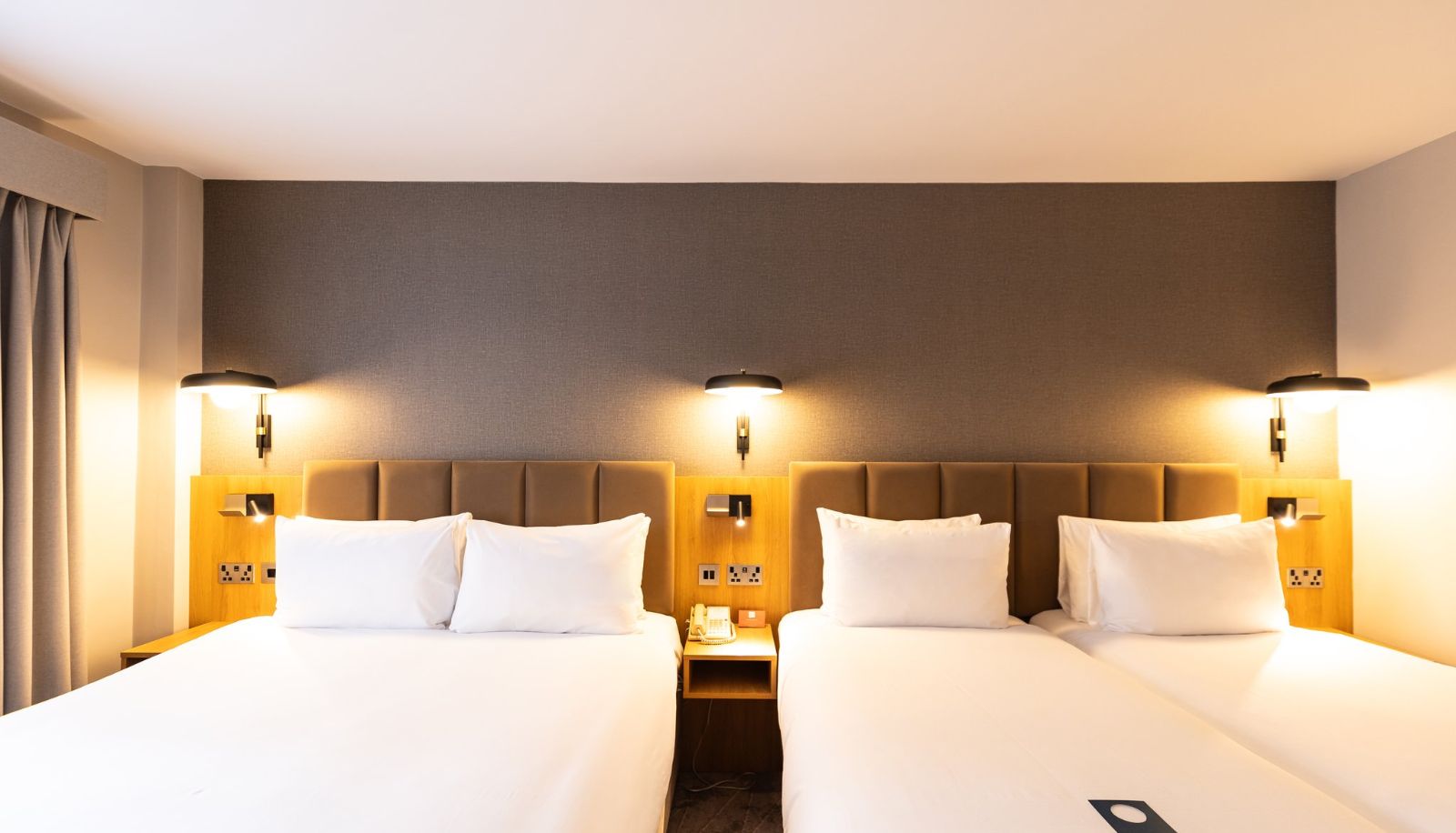 Zimmer - Crowne Plaza LONDON - GATWICK AIRPORT by IHG