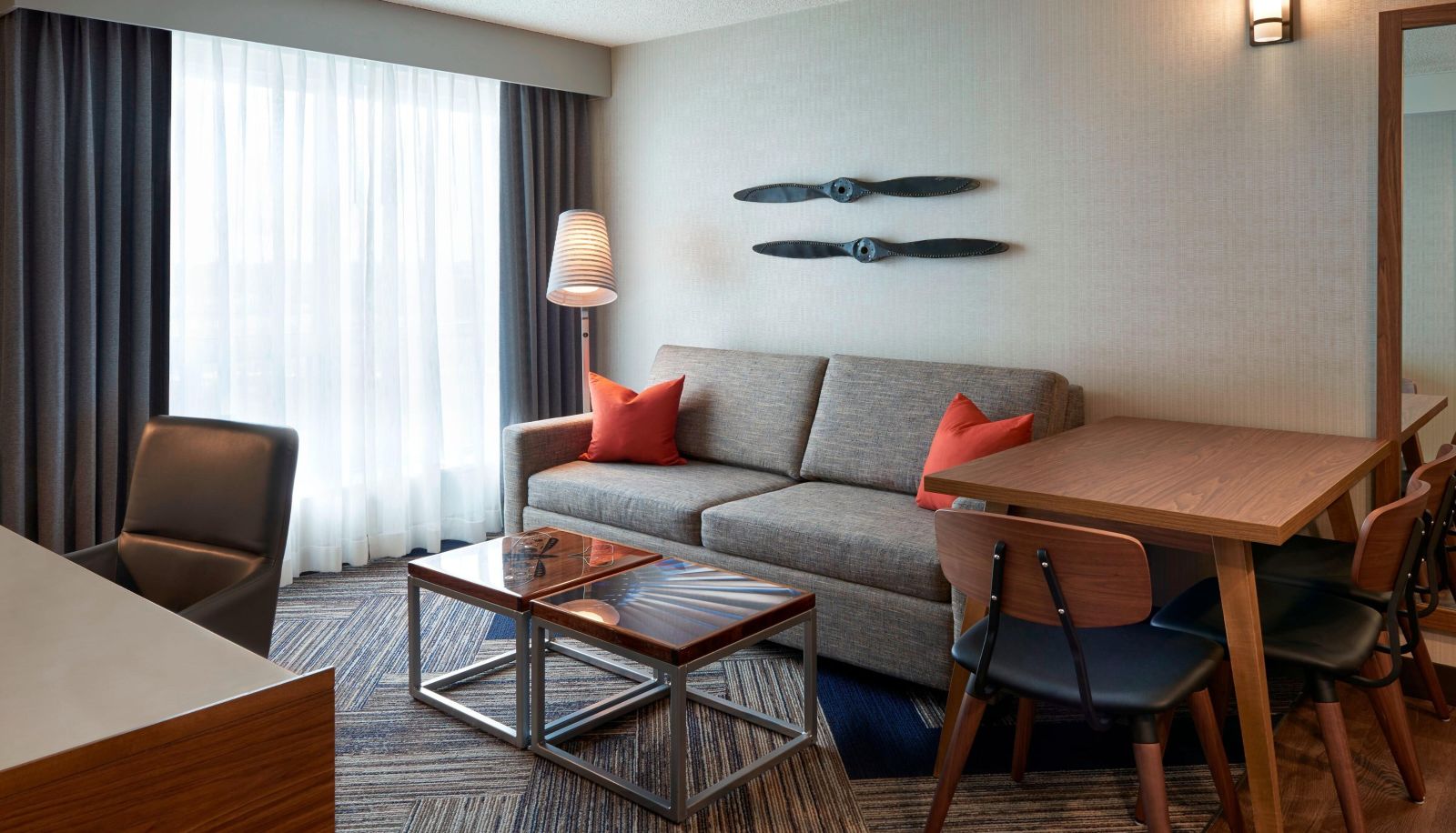 Zimmer - Four Points by Sheraton Toronto Airport East