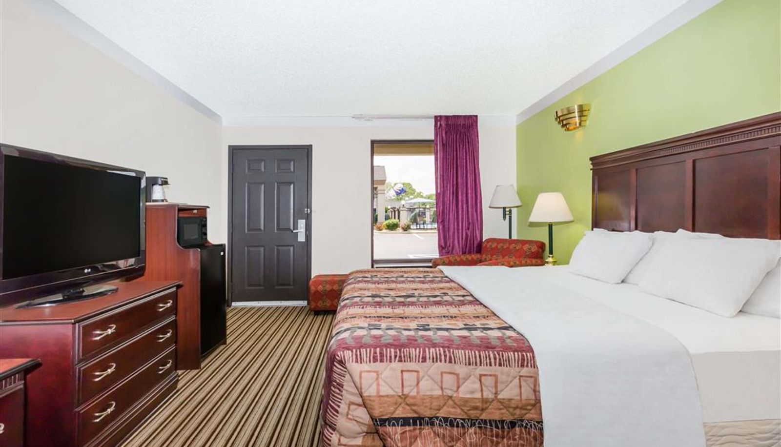 Camera - Days Inn by Wyndham Oneonta AL