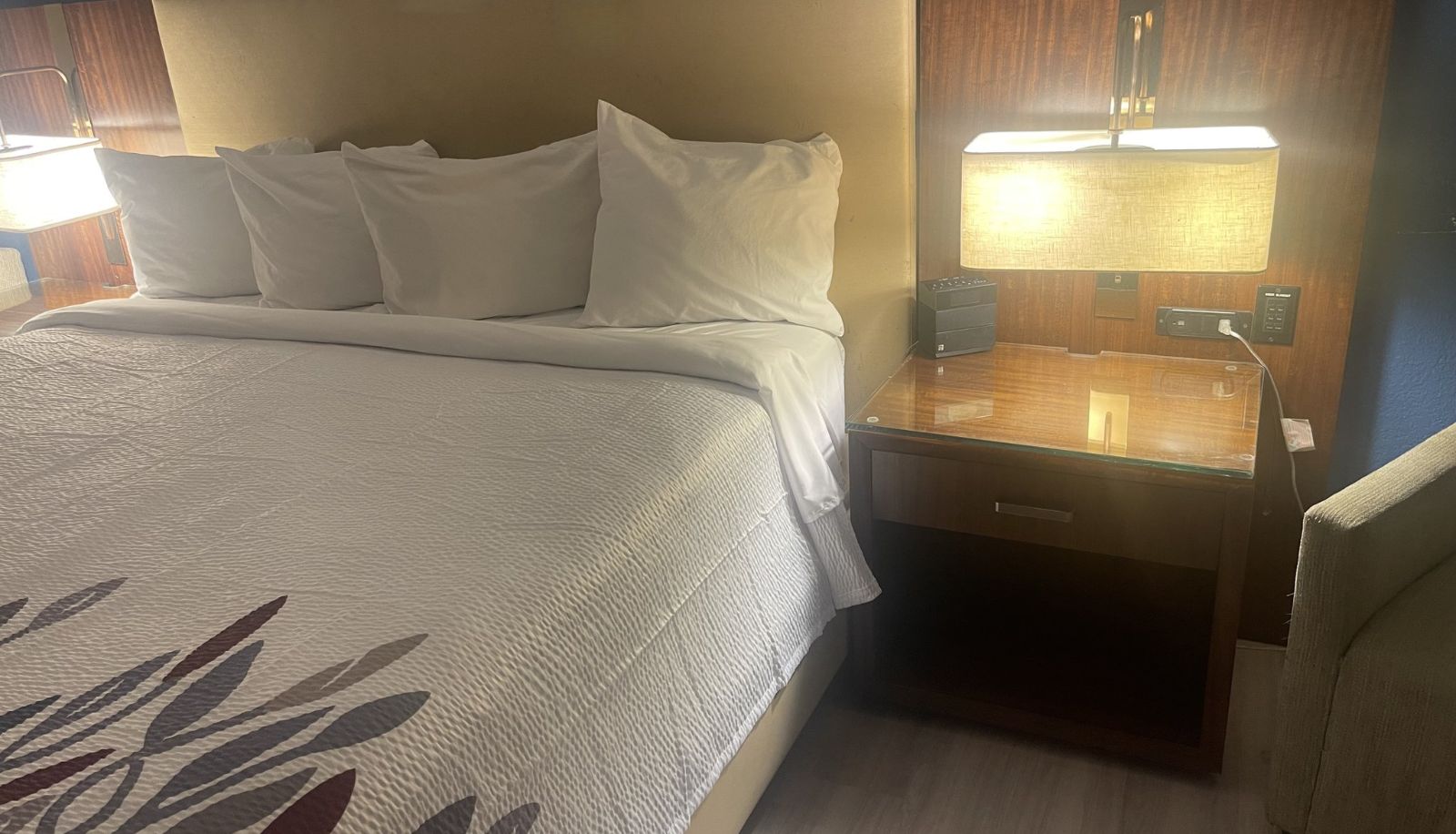 Room - Red Roof Inn & Suites Hinesville