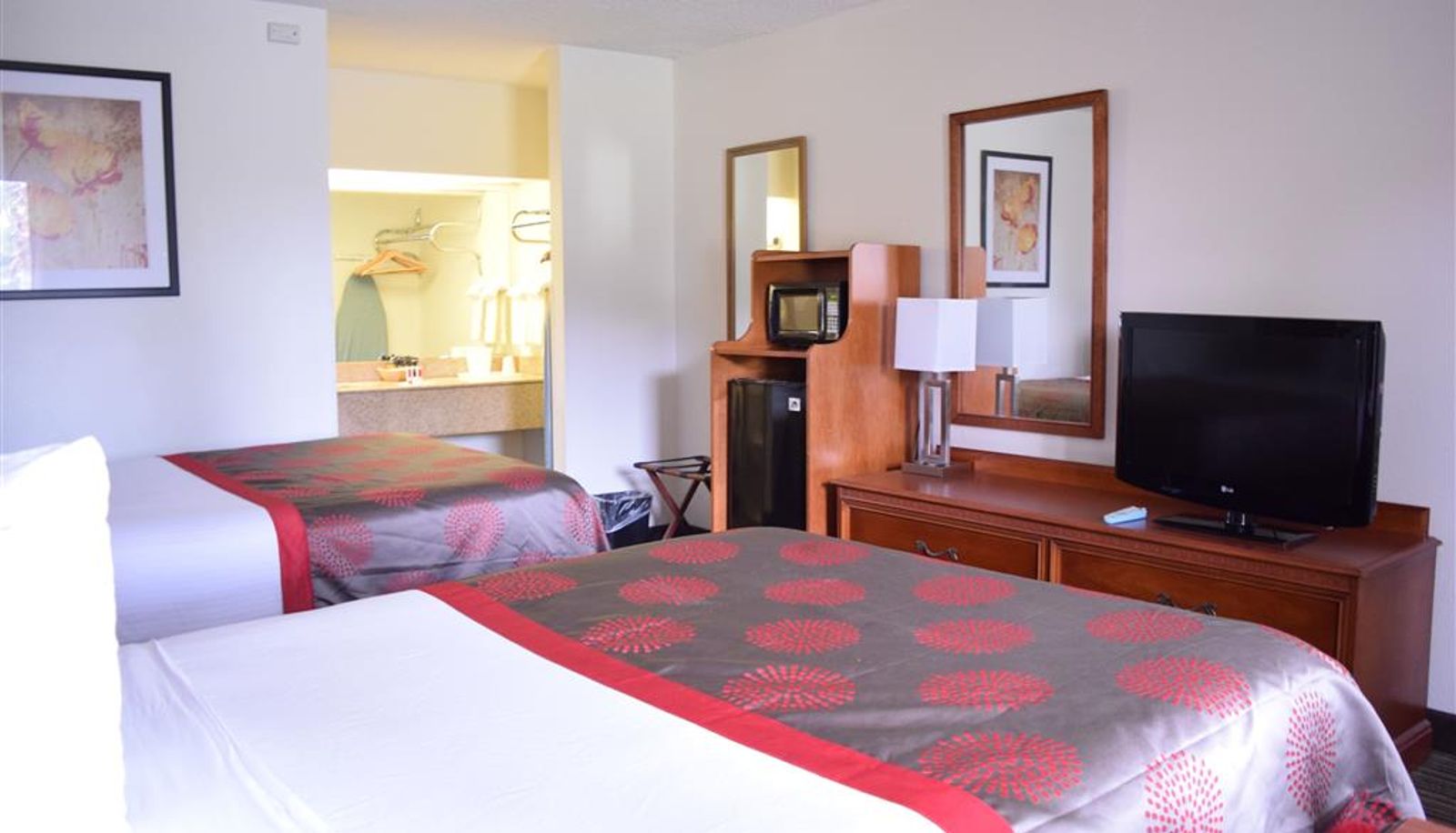 Room - Ramada by Wyndham Savannah Gateway