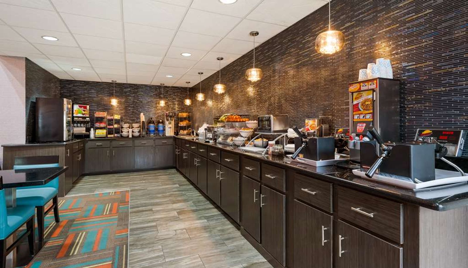 Restaurant - Best Western Bradbury Inn & Suites