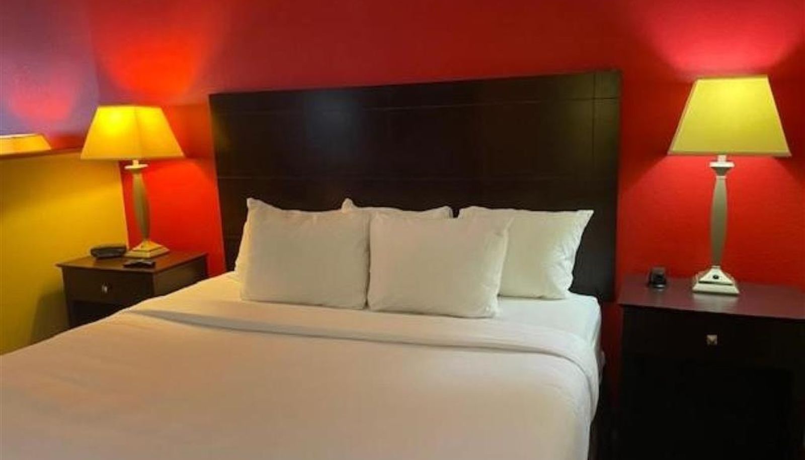 Camera - Comfort Inn & Suites Morton - Peoria