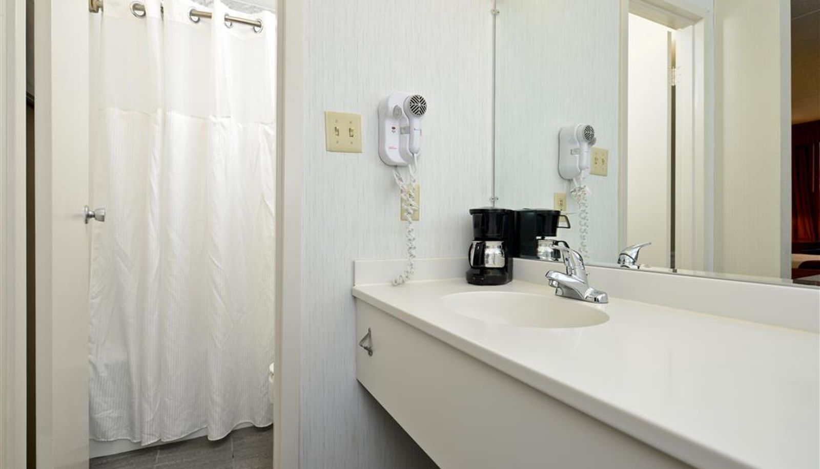Camera - Best Western Inn