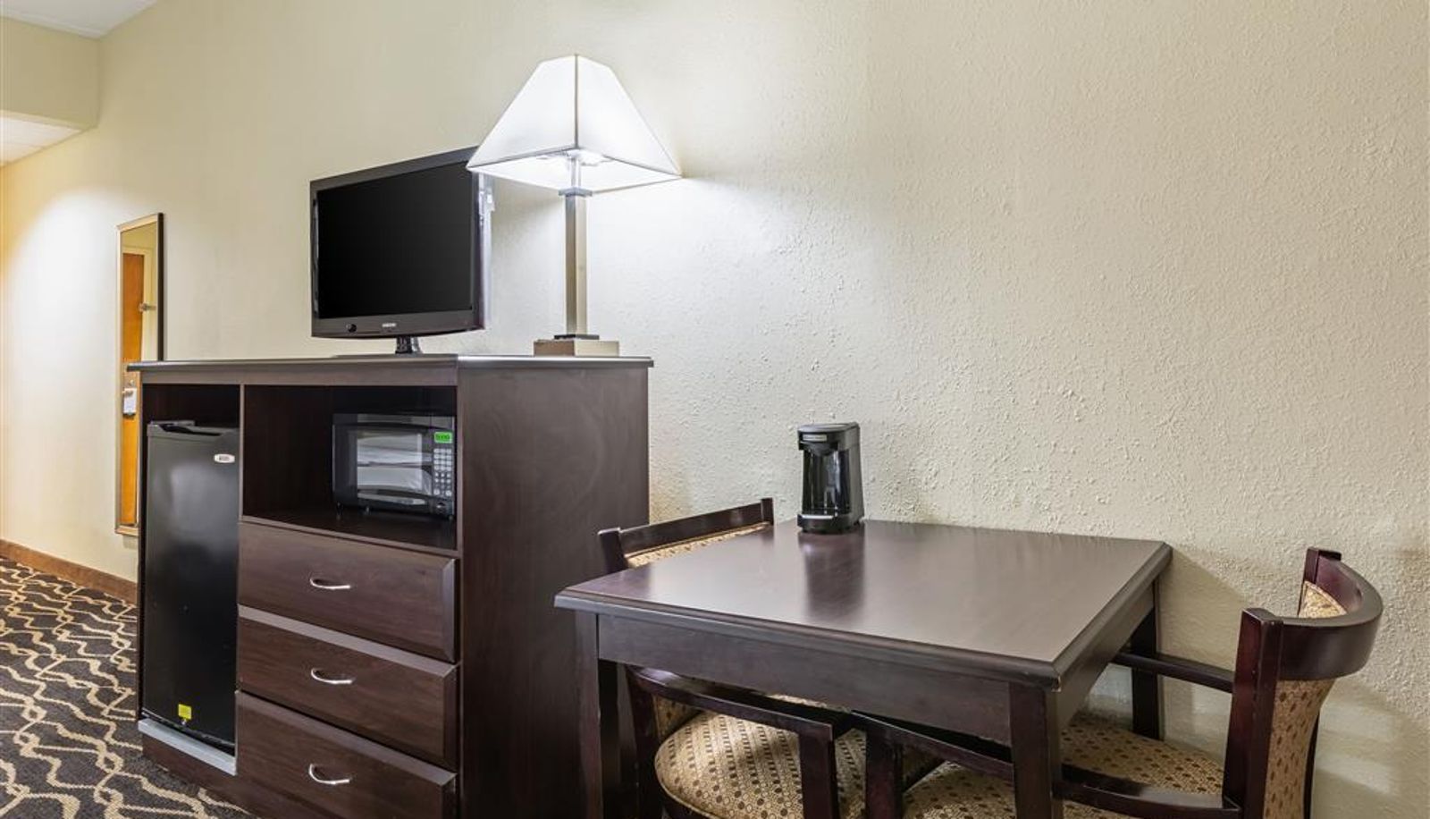 Camera - Quality Inn & Suites Southport