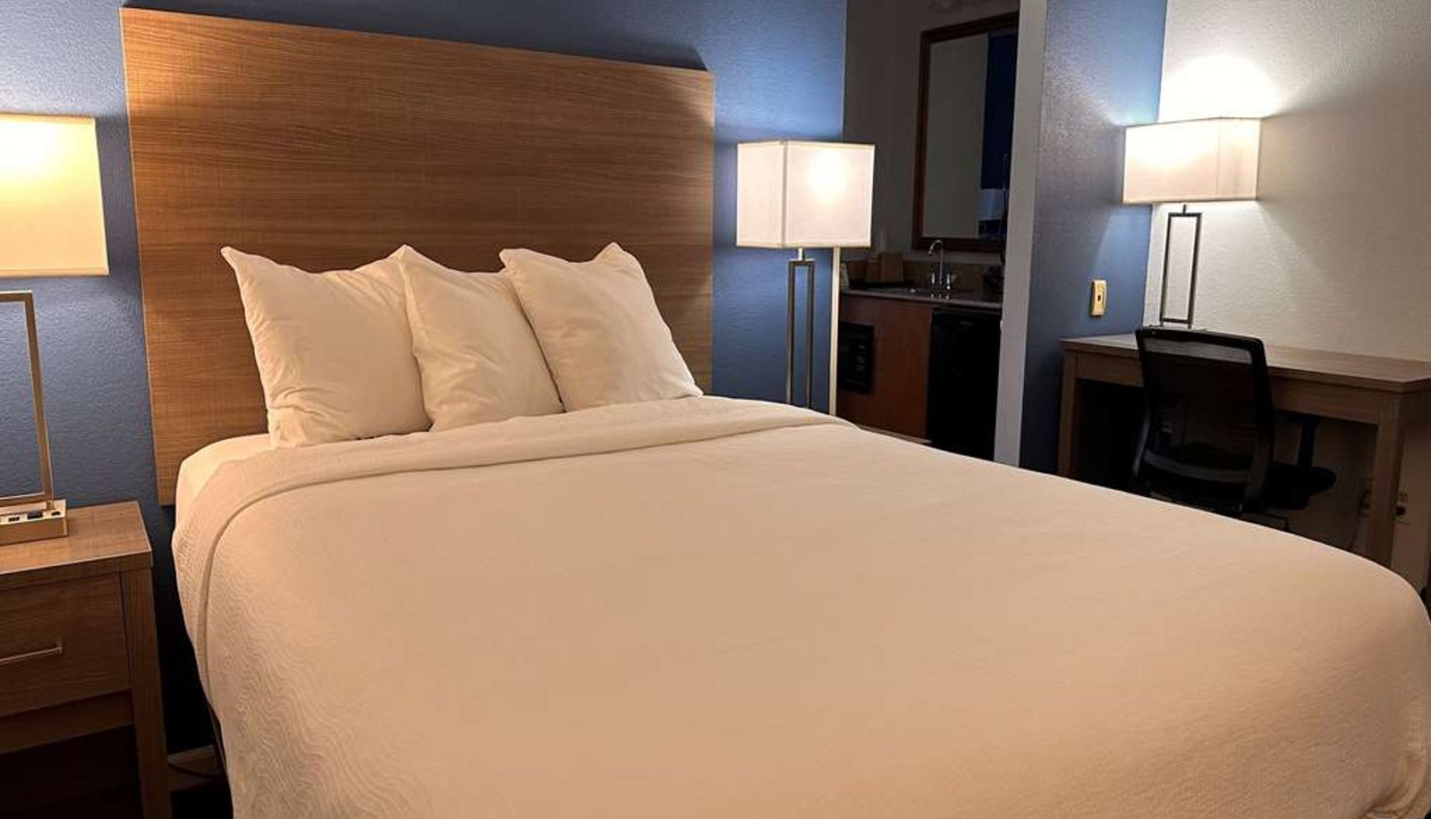 Room - Baymont by Wyndham Indianapolis Northwest