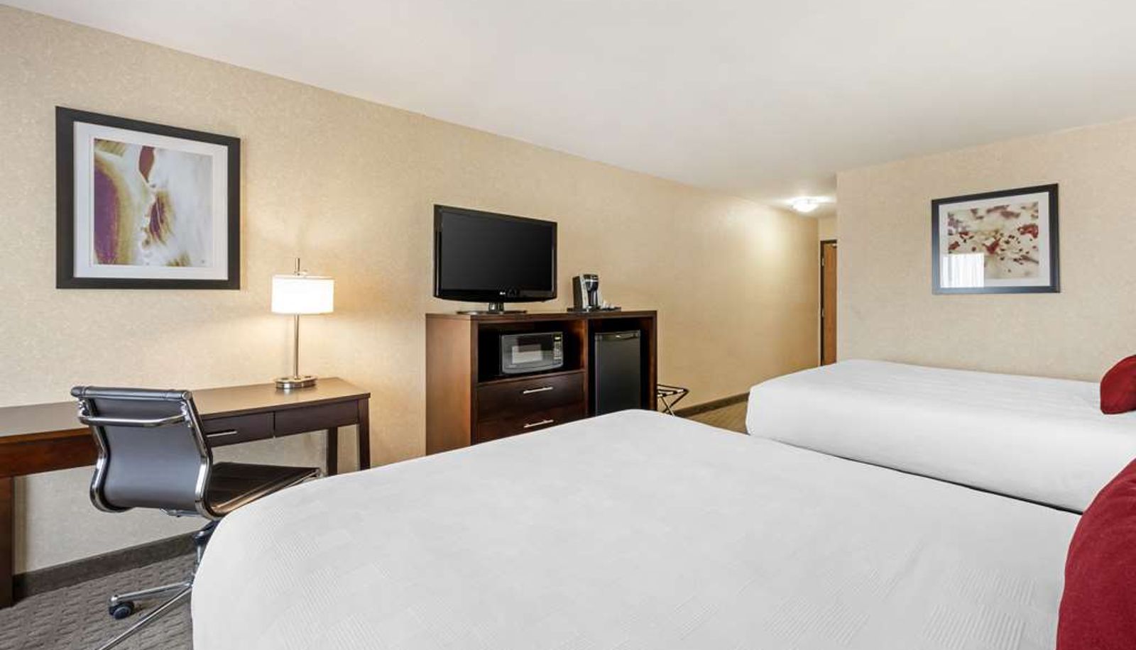Camera - Best Western Plus Howe Inn