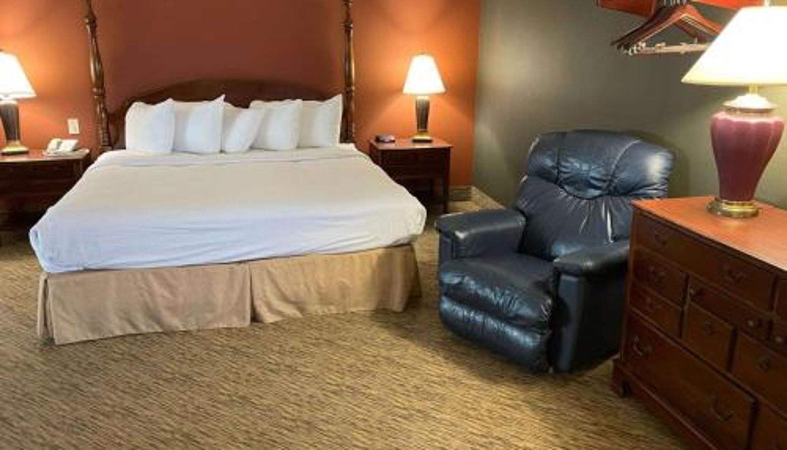 Suite - Crossroads Hotel & Event Center