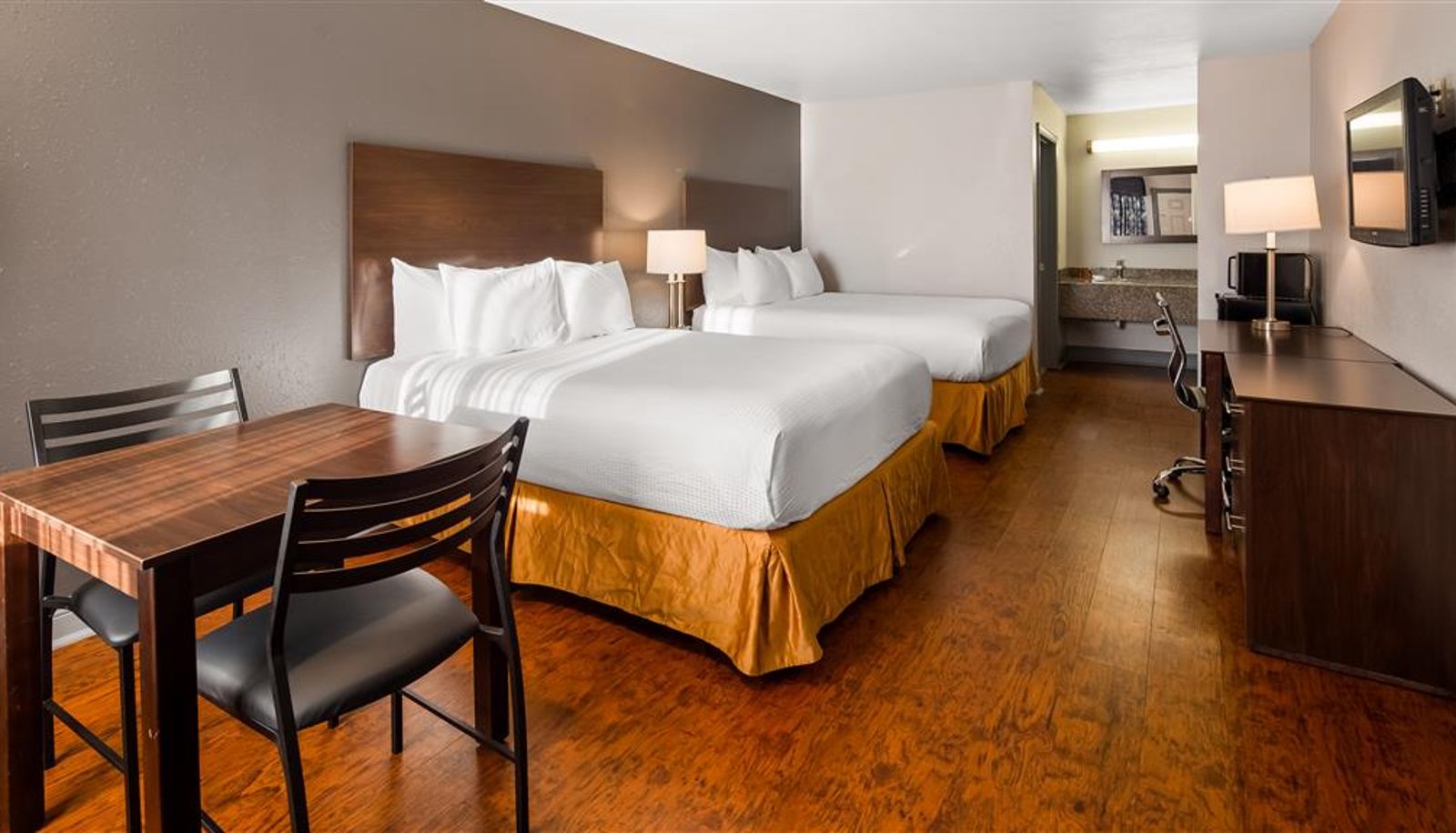 Camera - SureStay Plus by Best Western Hammond