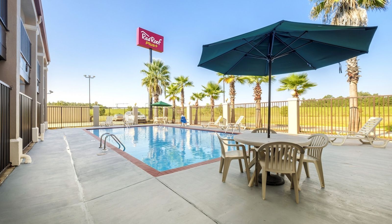 Piscina - Red Roof PLUS+ Hammond