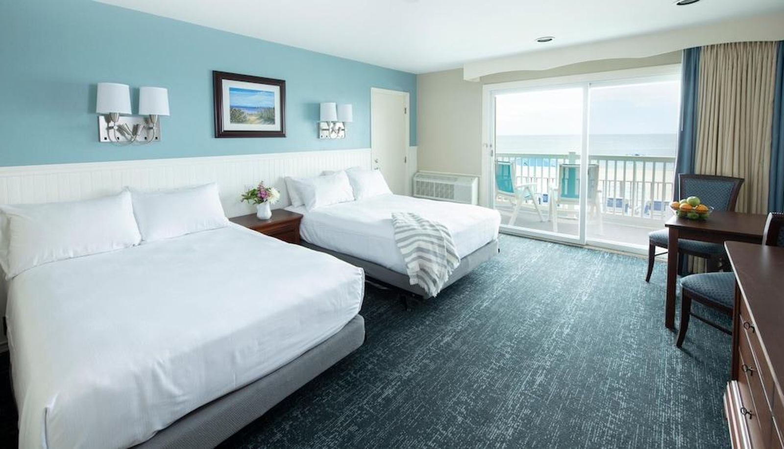 Room with sea view - Blue Water On The Ocean